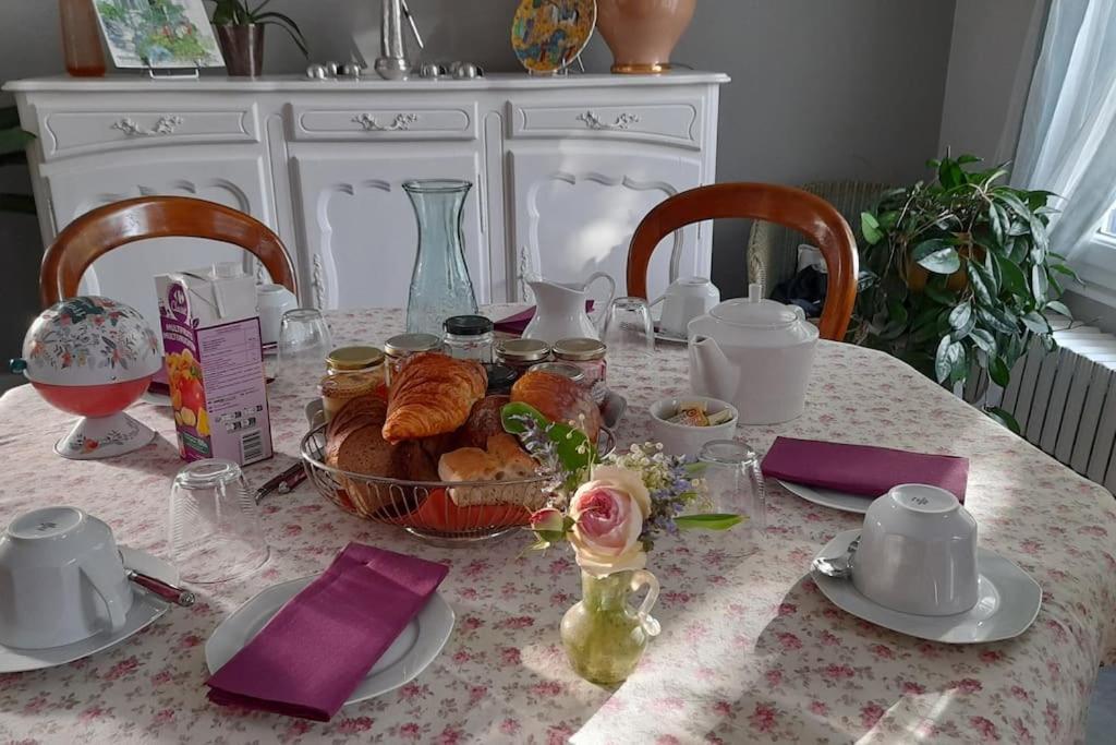 Les Abelias Bed & Breakfast Hauterive  Luaran gambar
